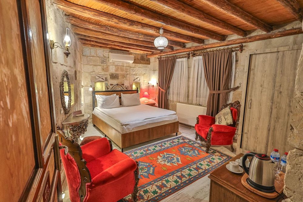 Bedrock Cave Hotel - Adults Only Standard Room 12