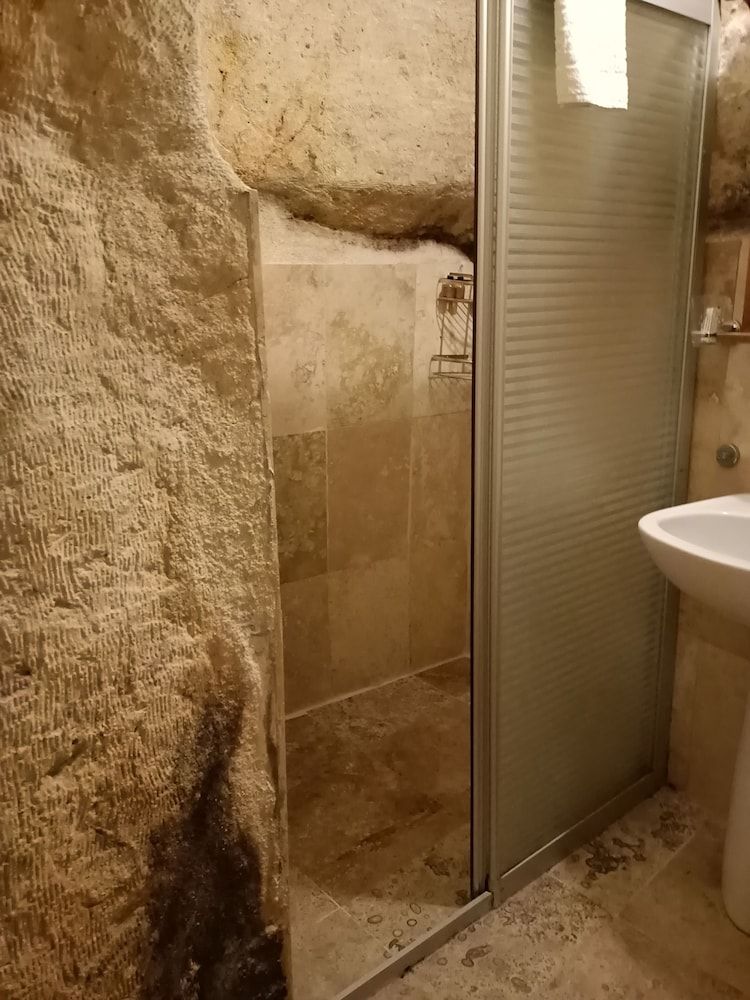 Naturels Cave House Comfort Room 17