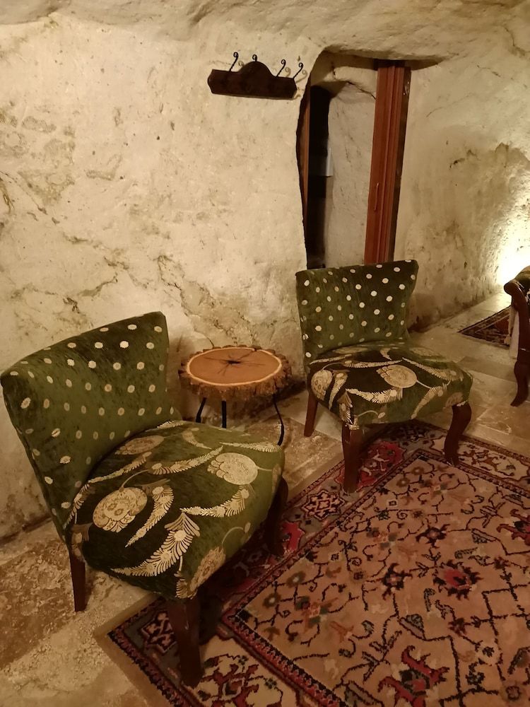 Naturels Cave House Comfort Room 7