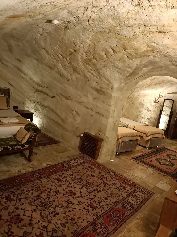 Naturels Cave House Comfort Room 9