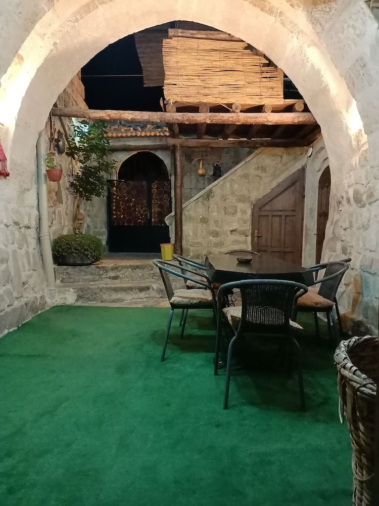 undefined Naturels Cave House 2