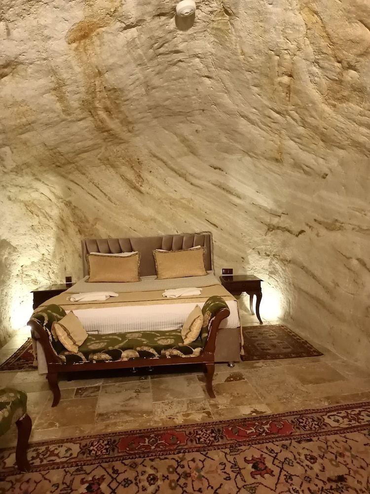 Naturels Cave House Comfort Room 4