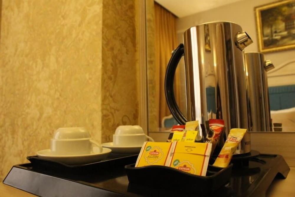 Vendome Hotel Business Room Rooftop 4