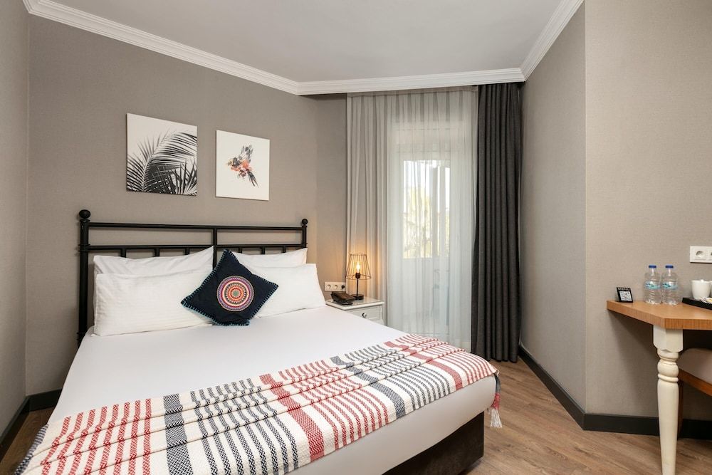 Azuu Hotel Standard Double or Twin Room