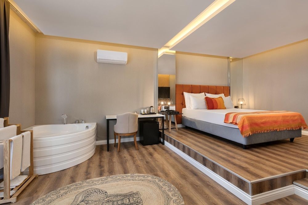 undefined Azuu Hotel 2