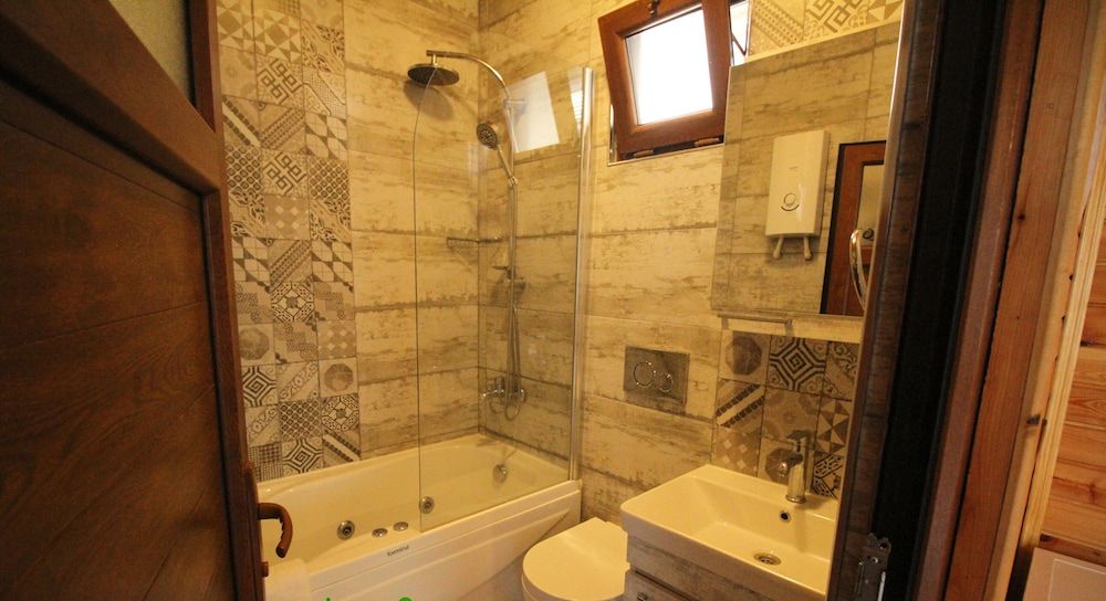 Abant Bahceli Kosk Deluxe Bungalow, 1 Double Bed, Mountain View 3