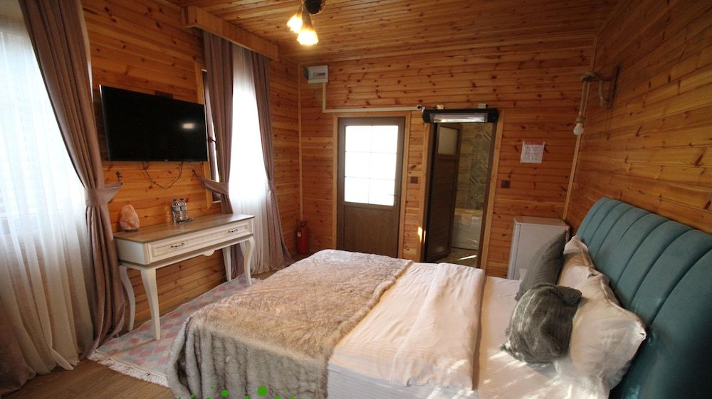 Abant Bahceli Kosk Deluxe Bungalow, 1 Double Bed, Mountain View 2