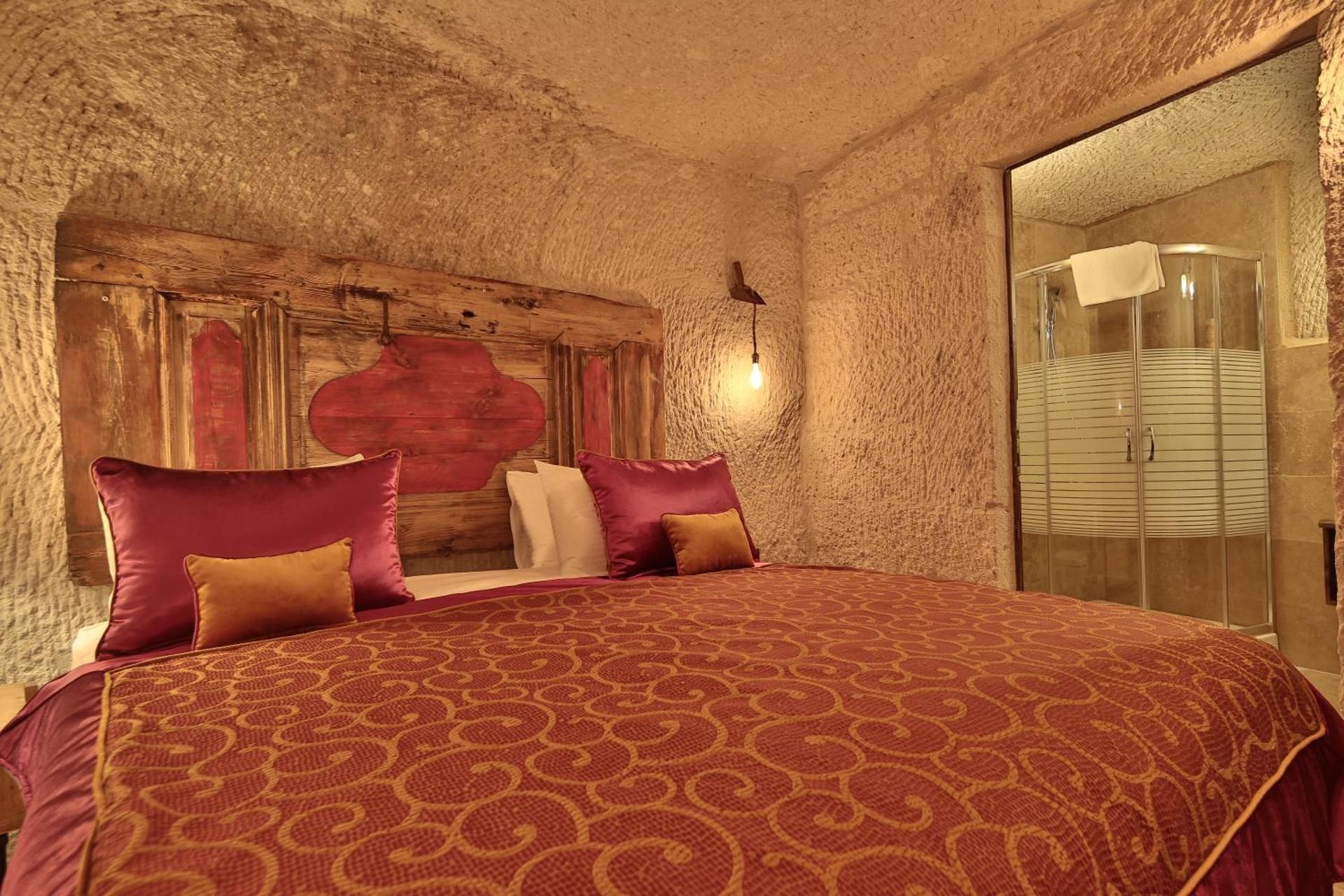 undefined The Owl Cave Hotel