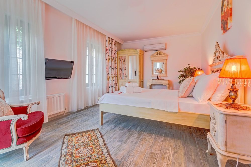 Cunda Esen Otel Bahce Kati Odalar 2