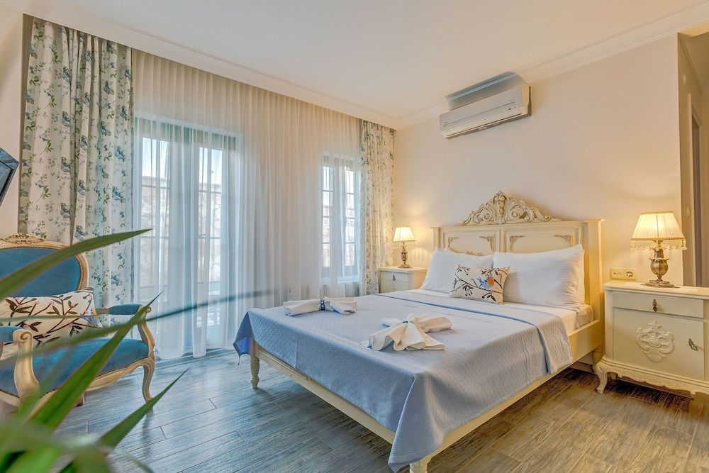 Cunda Esen Otel Bahce Kati Odalar 5
