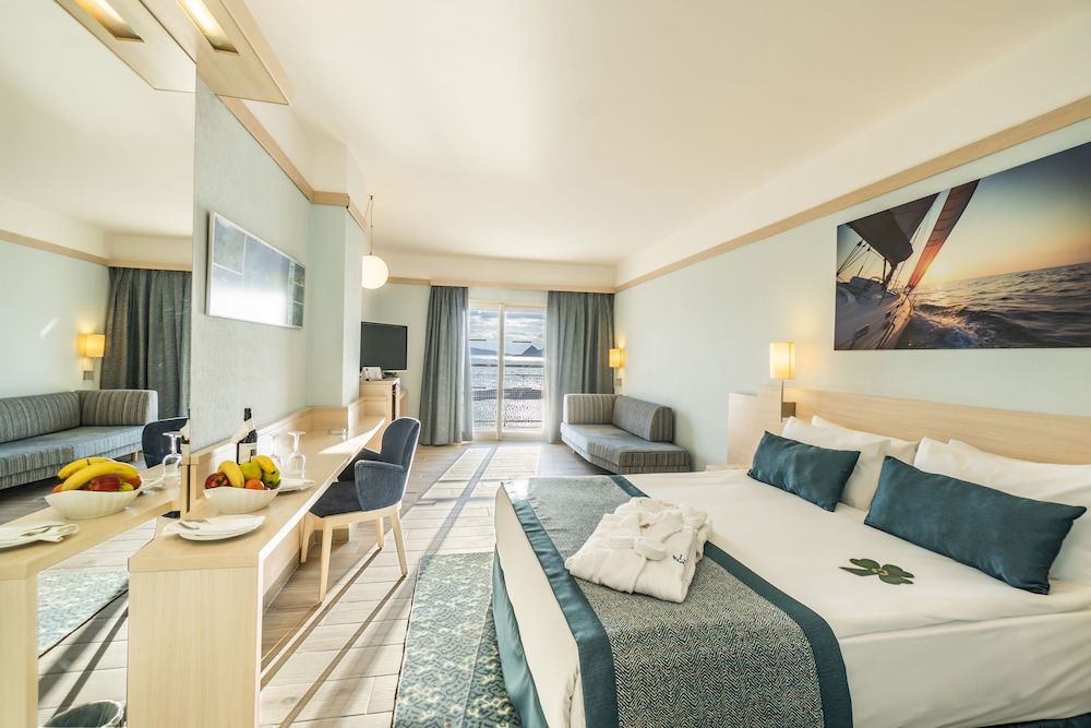 La Blanche Resort & SPA - All Inclusive Standard Room, Pool View 3