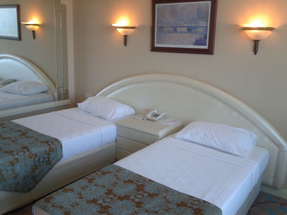 Standard Room, 1 Double or 2 Twin Beds