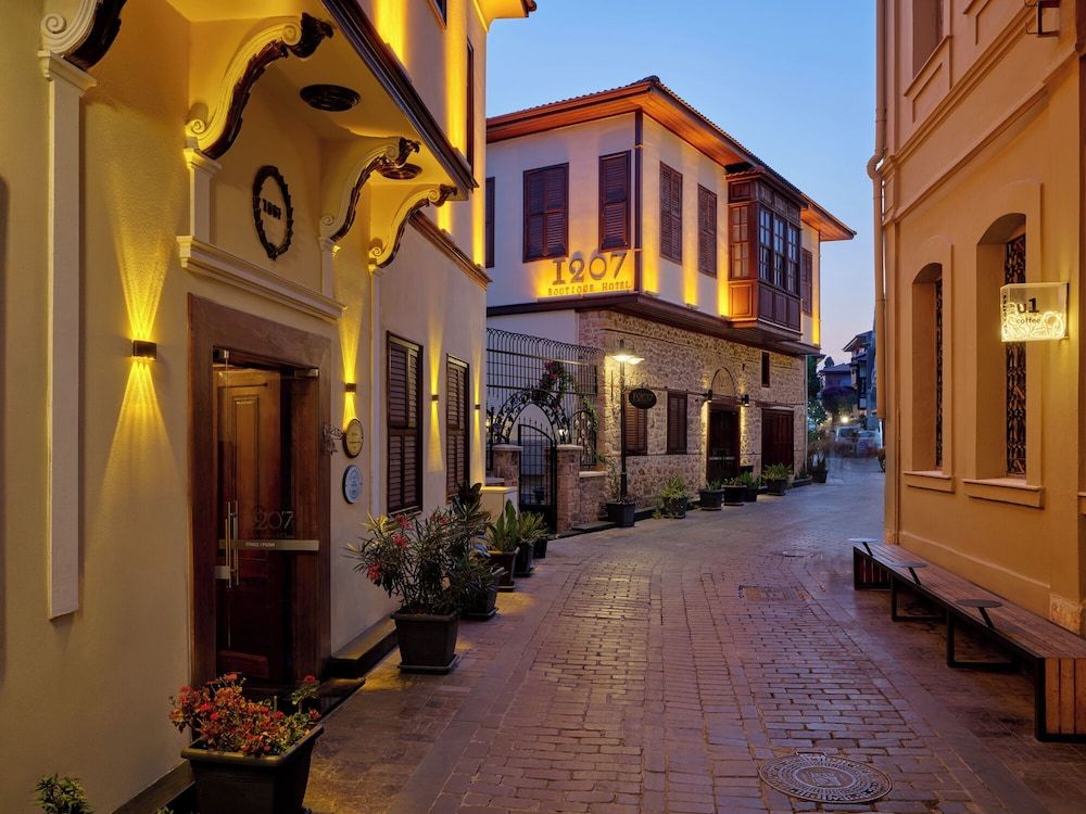 undefined Hotel 1207 Special Class 6