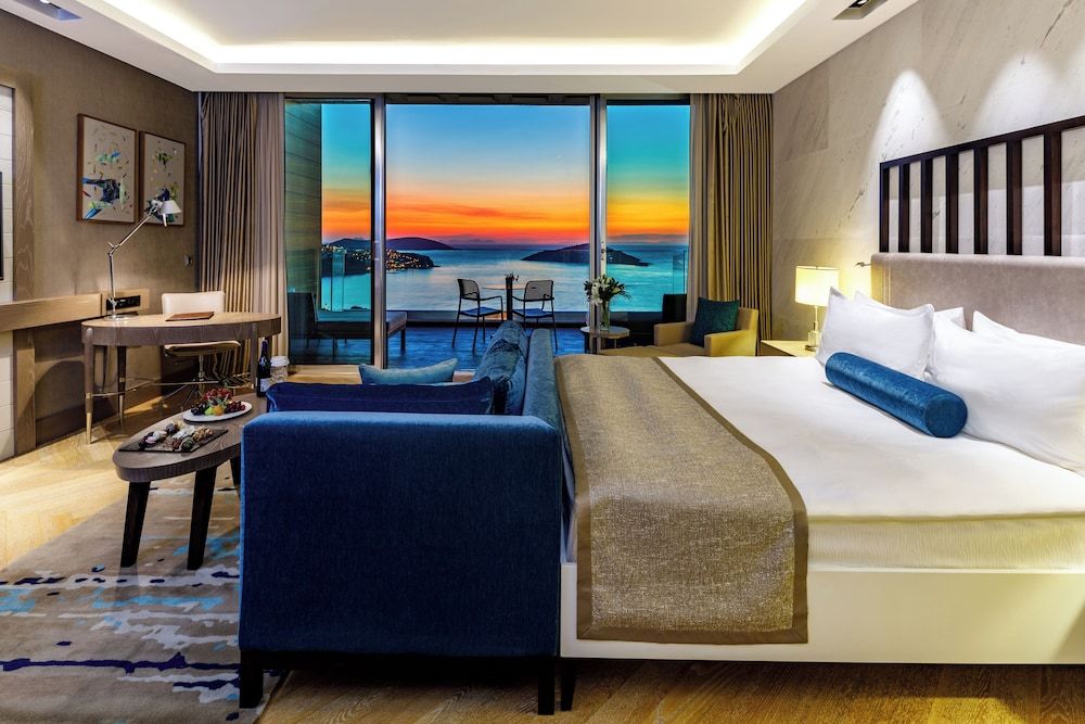 Sirene Luxury Hotel Bodrum Deluxe King Room with Sea View 2