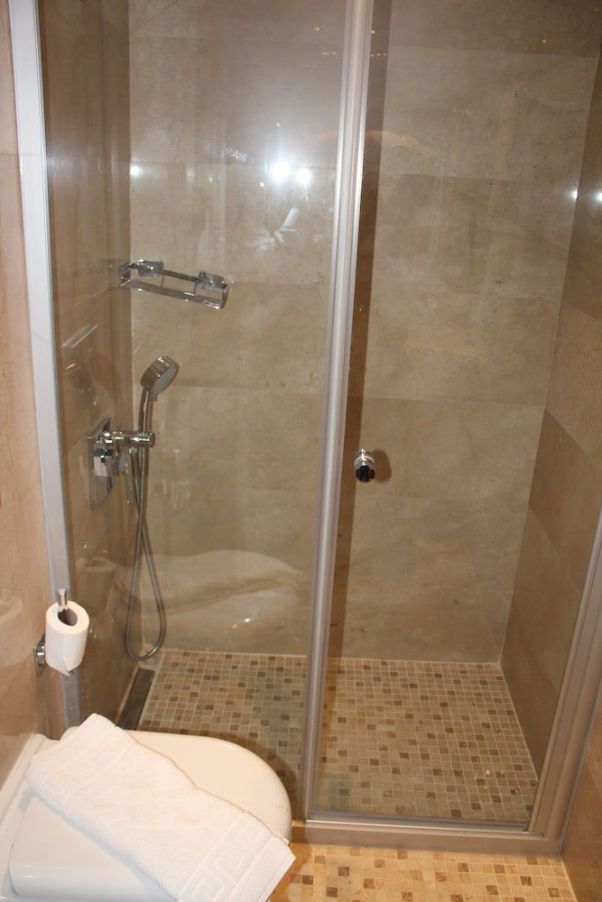 Le Marde Hotel Standard Double or Twin Beds 7