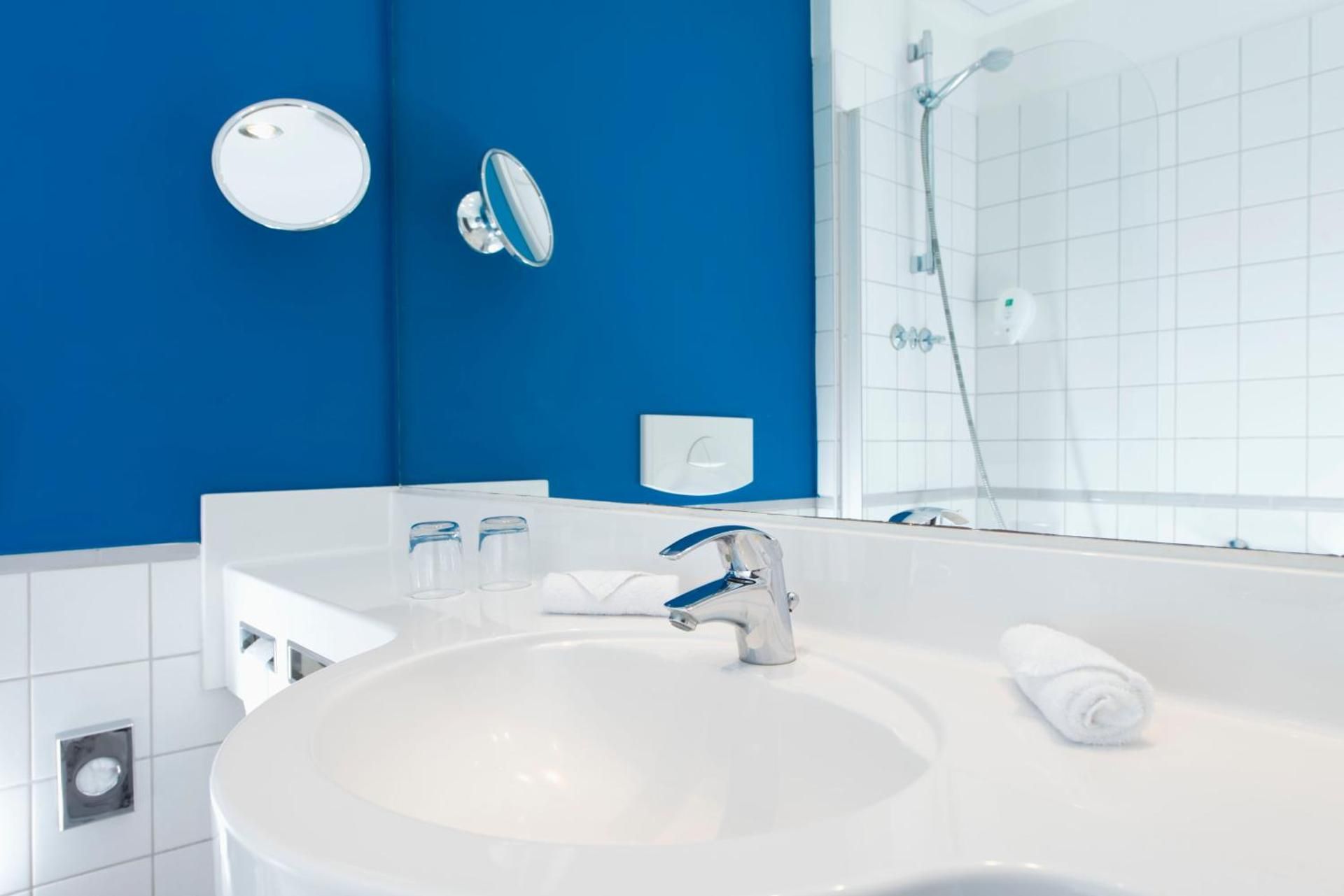 undefined Wyndham Garden Düsseldorf City Centre Königsallee 8