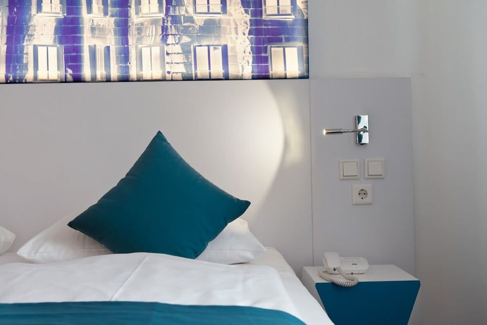 undefined Wyndham Garden Düsseldorf City Centre Königsallee 5