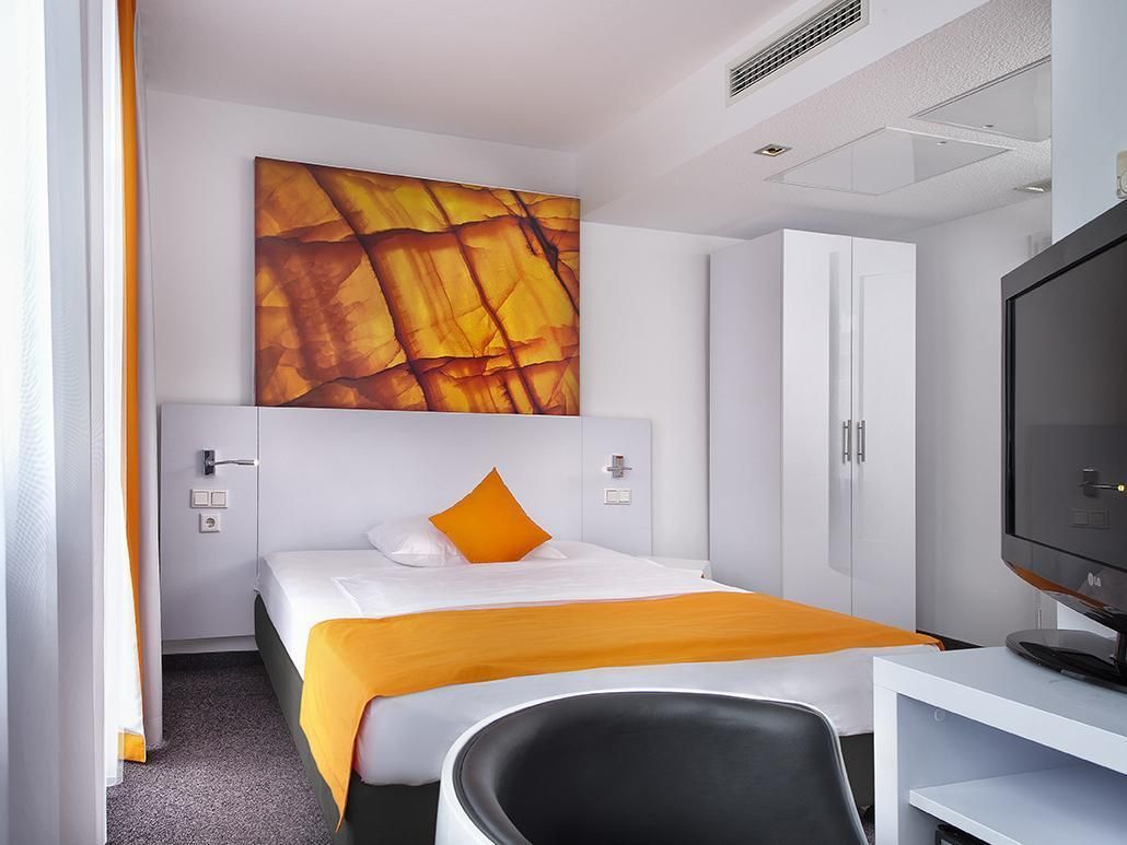 undefined Wyndham Garden Düsseldorf City Centre Königsallee 3