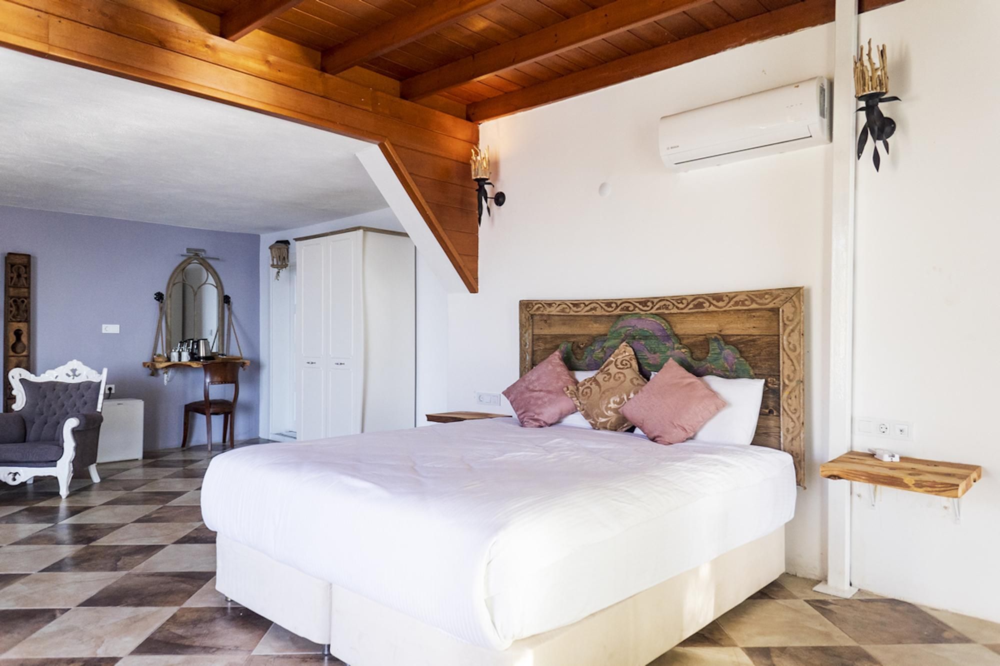 Deluxe Royal Suite