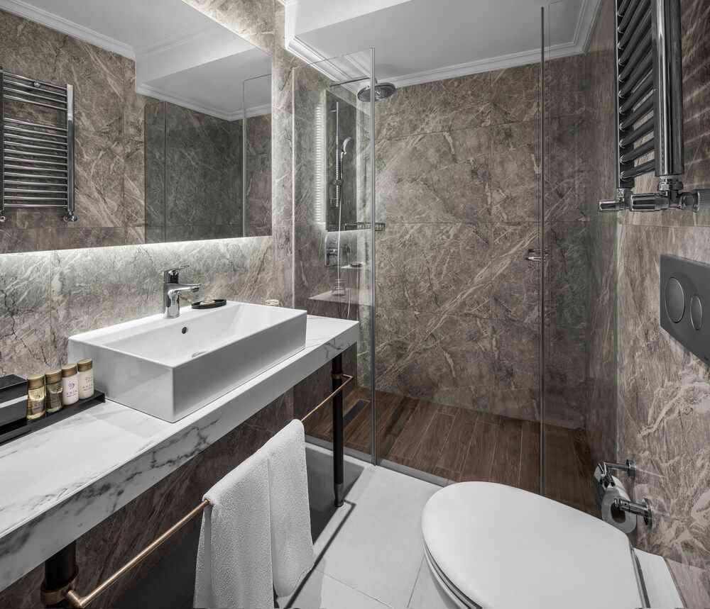 AKKA Lush Hotel Taksim Standard Room No View Twin 5