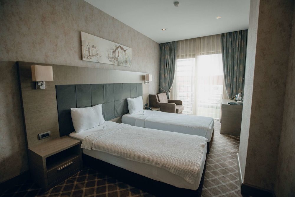 Hilly Hotel Standard Room 4