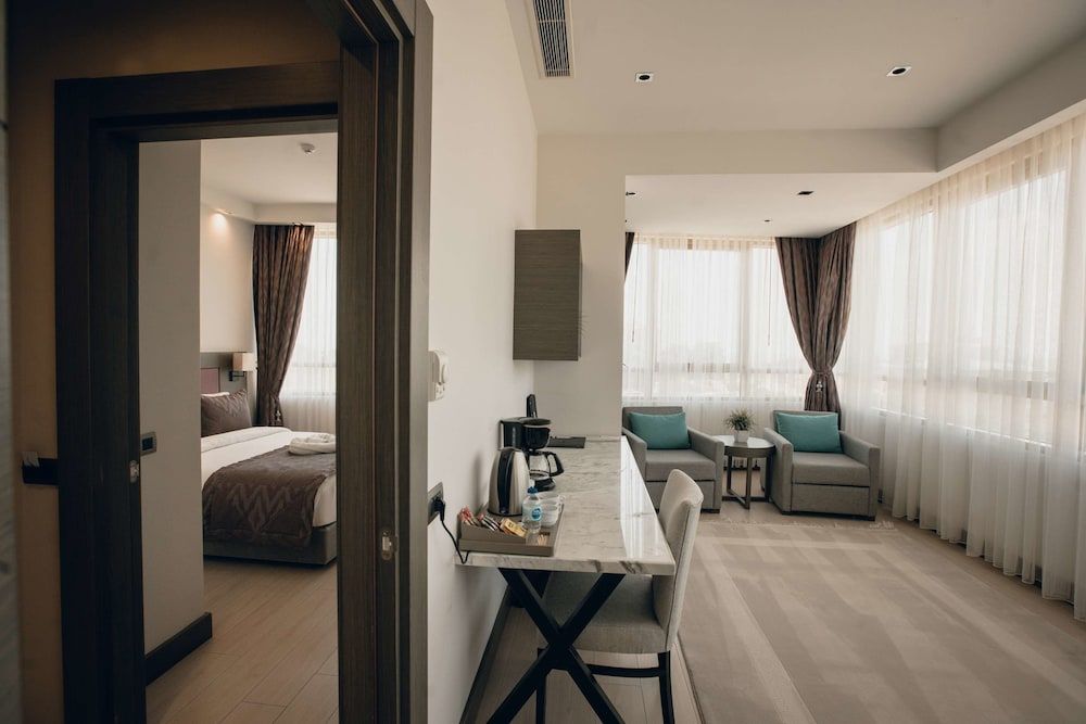 Hilly Hotel Family Double or Twin Room 14