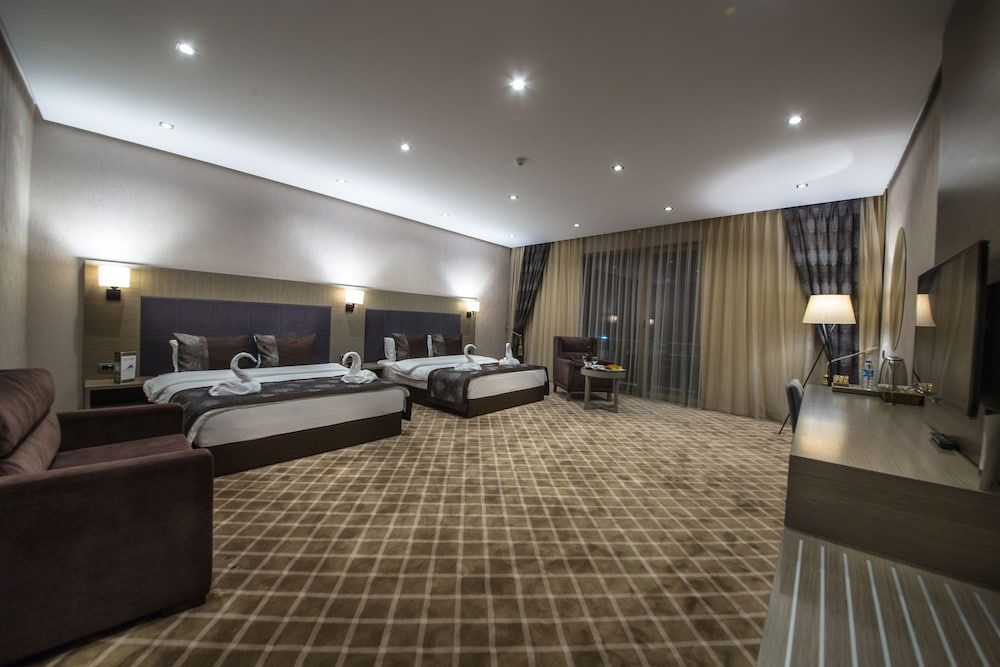 Hilly Hotel Family Double or Twin Room 2