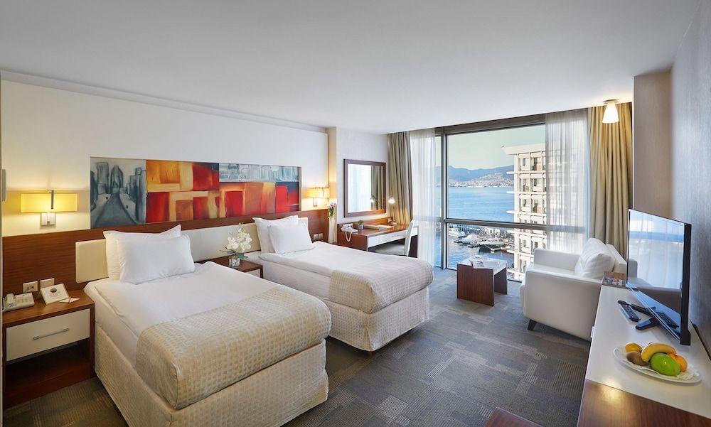 Kordon Hotel Pasaport Deluxe Room 4