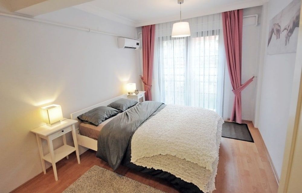 undefined Cozy Flats 6