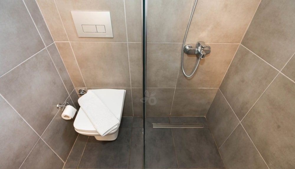 Yunus Hotel Standard Room 9