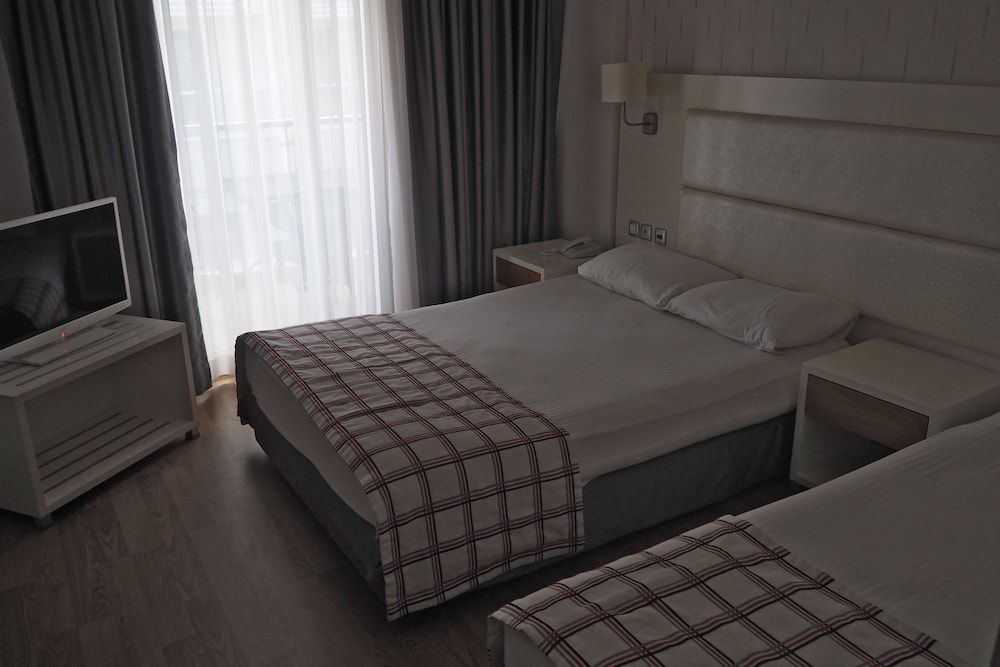 Yunus Hotel Family Room 6