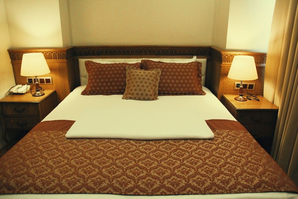 Hotel Ney Standard Double or Twin Room 8