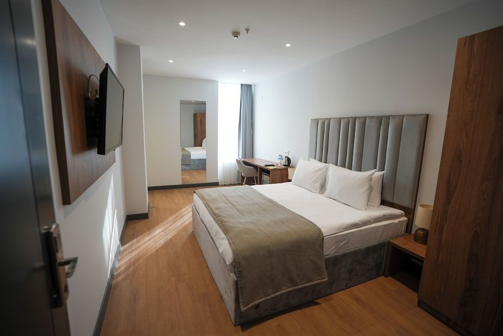 Economy Room