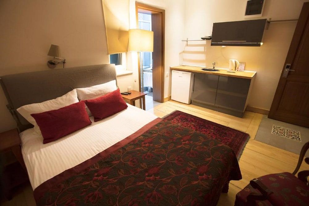 No11 Hotel & Apartments Basic Room, Non Smoking, No Windows 3