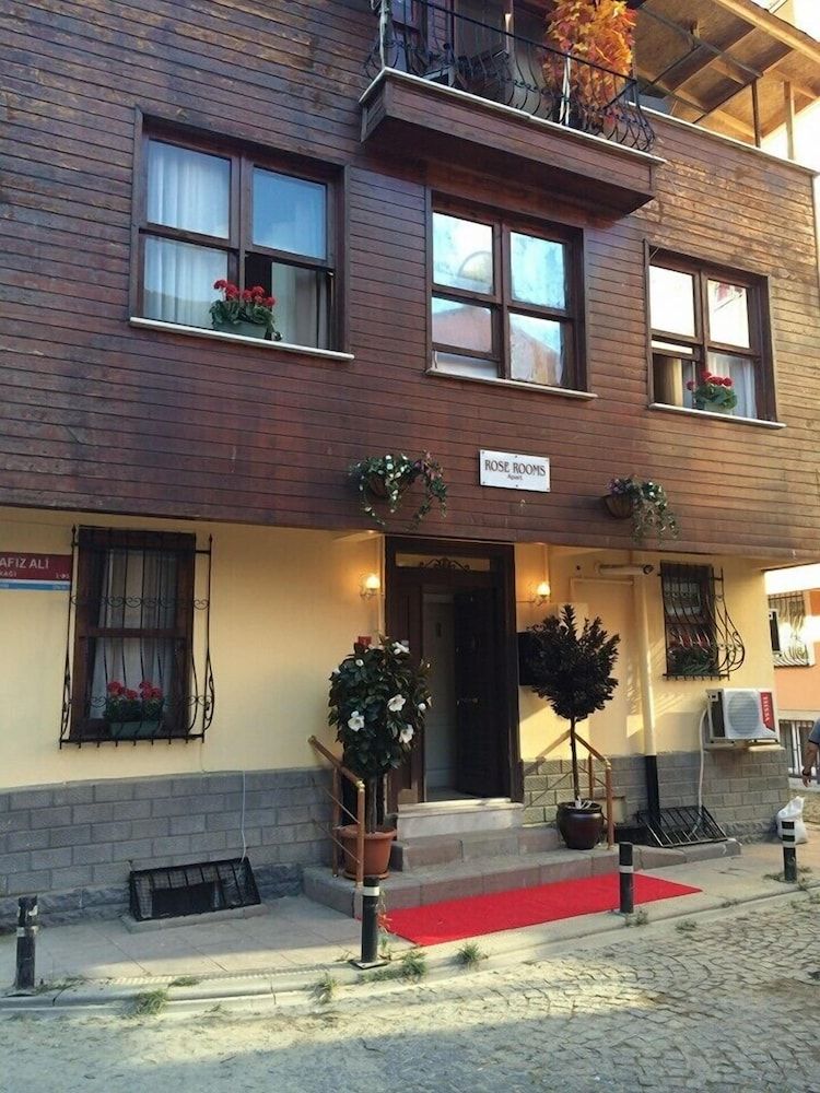 undefined Rose Rooms Apart 7