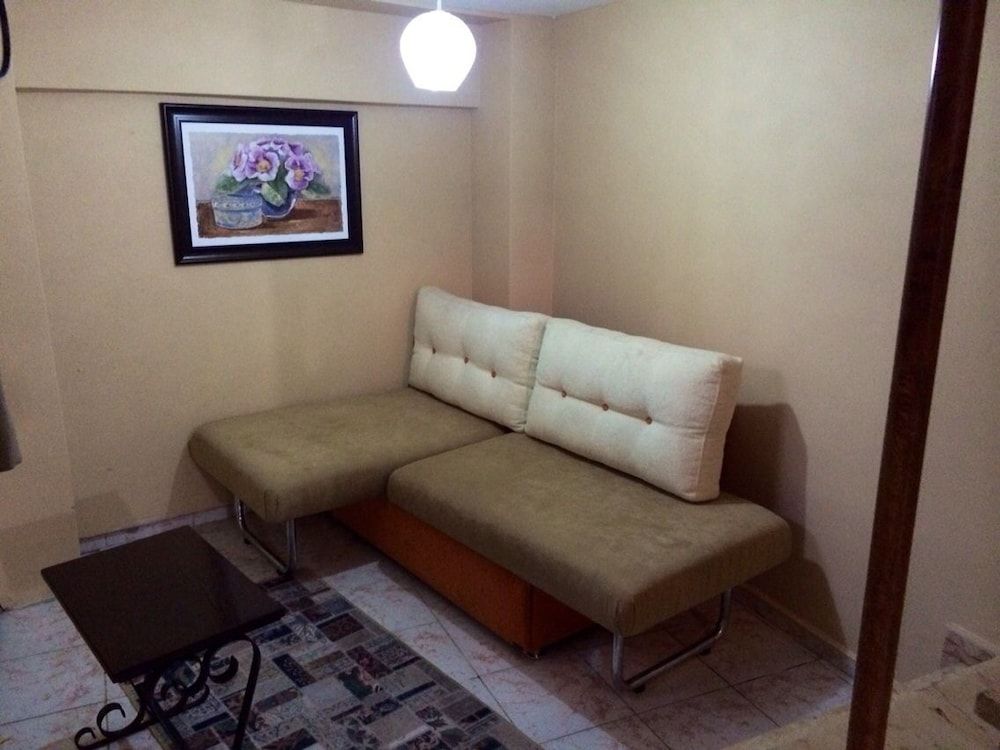 undefined Rose Rooms Apart 3