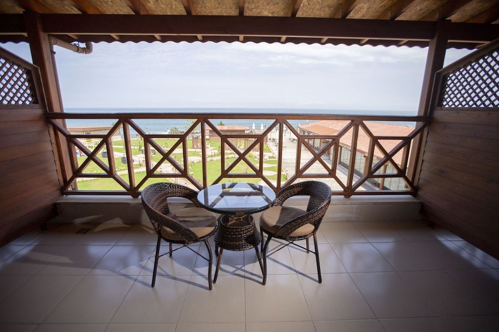 Babillon Hotel Spa & Restaurant Deluxe Room, Sea View 6