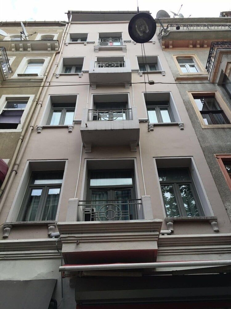 undefined Taksim Safe House 4