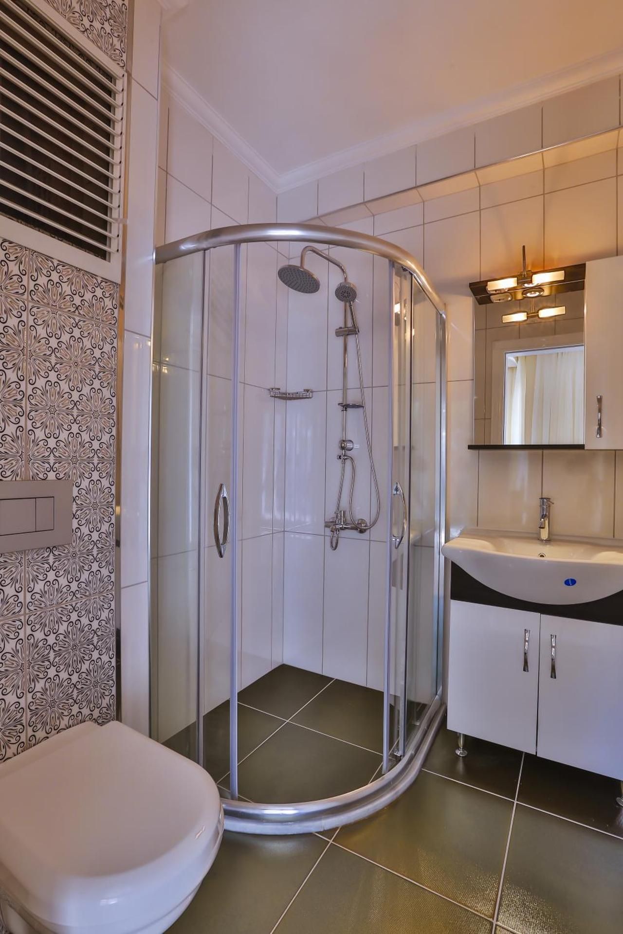 One-Bedroom Apartment - Entrance Floor