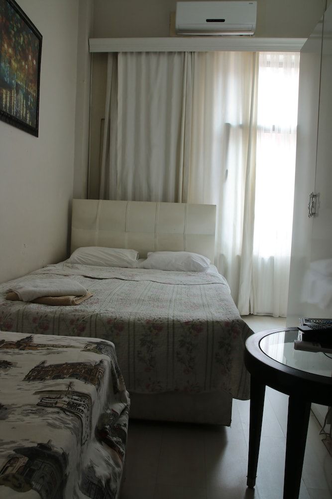 Eagles Budget Homes Quadruple Room 5