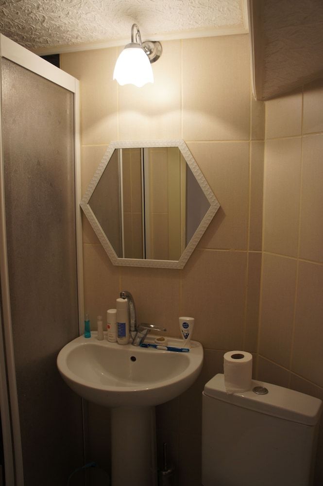 Eagles Budget Homes Standard Single Room 5