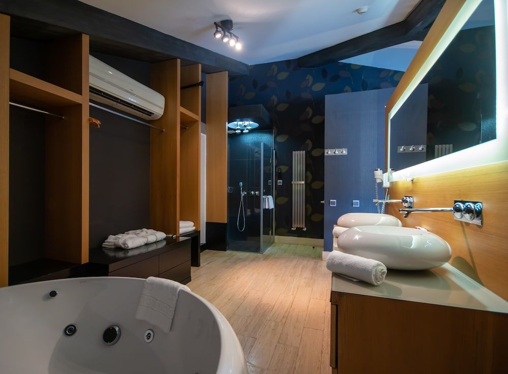 undefined Vernazza Suites 7