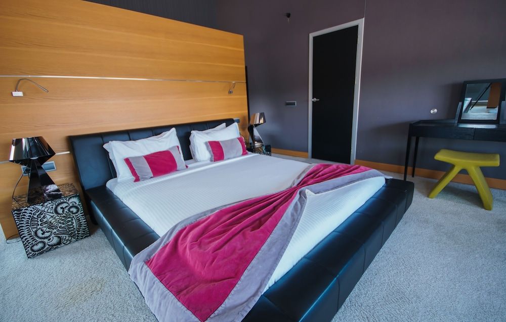 undefined Vernazza Suites 9