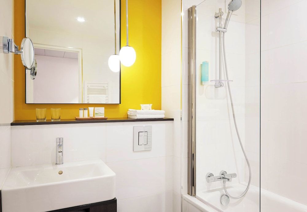 undefined B&B HOTEL Paris 17 Batignolles 9