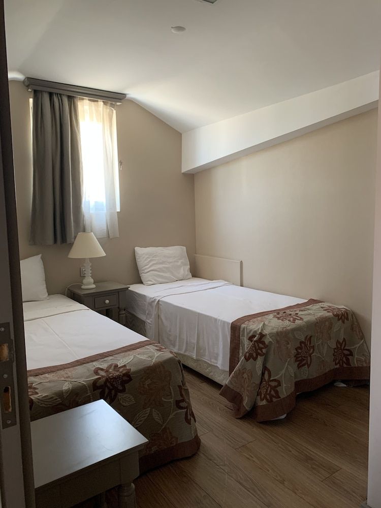 undefined Daphne Residence 3