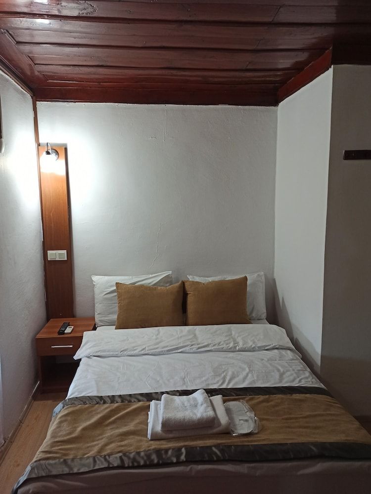 Konak Hotel Kaleici Ground Floor Small Double Room 3