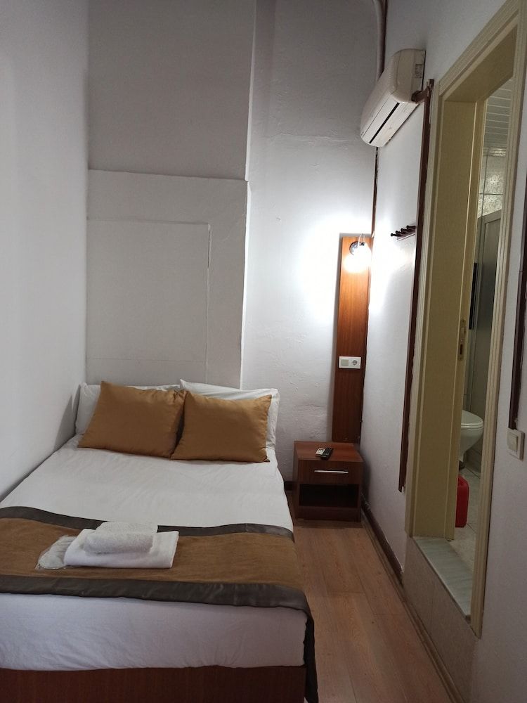 Second Floor Single Room Windowless
