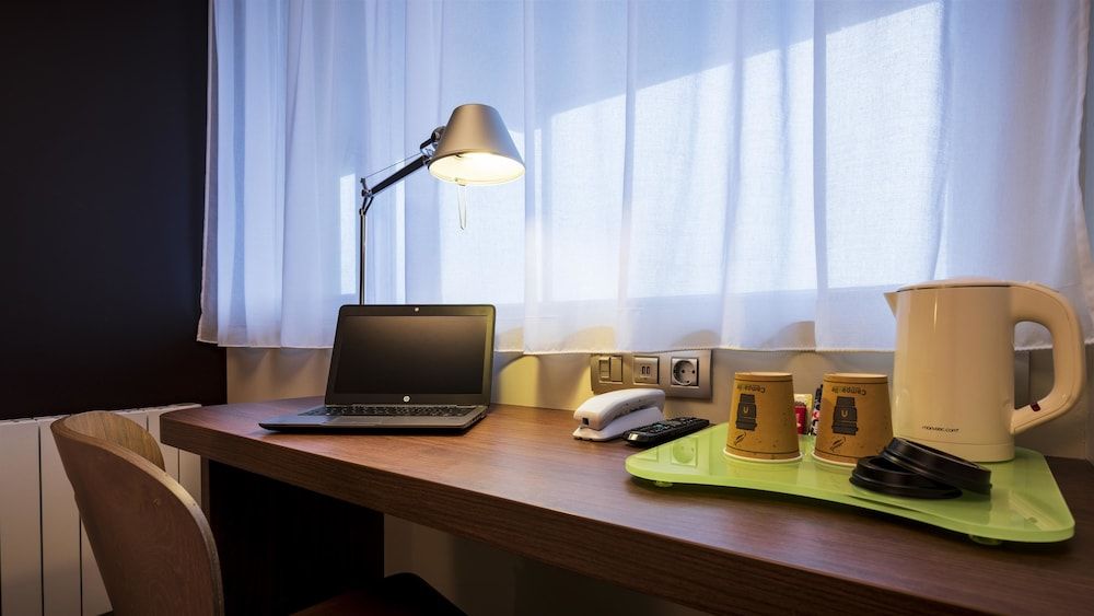 Campanile Hotel Eindhoven Standard Room, 1 Queen Bed 7