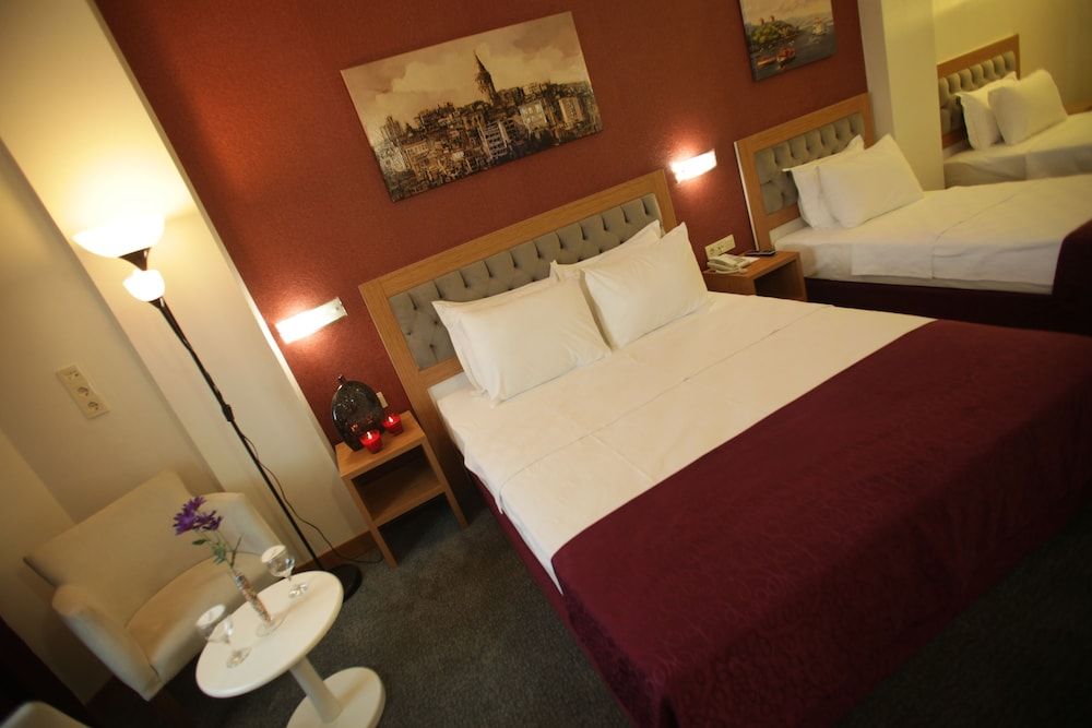 undefined Helikon Business Hotel