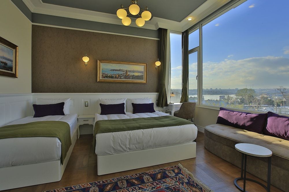 undefined Art Nouveau Pera 7